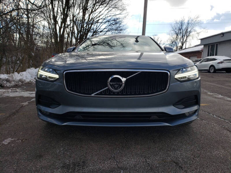 2018 Volvo S90 T6 Momentum