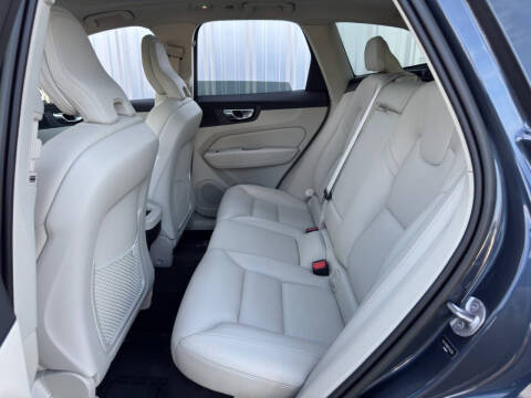 2023 Volvo XC60 B5 Plus Bright Theme
