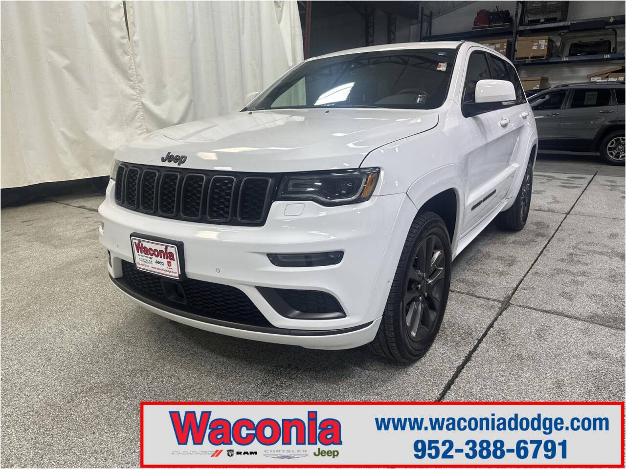 2018 Jeep Grand Cherokee for sale at Victoria Auto Sales in Victoria, MN