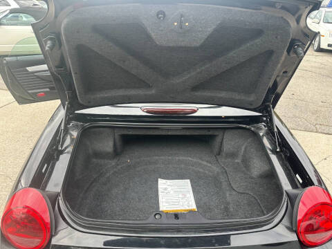 2004 Ford Thunderbird Deluxe