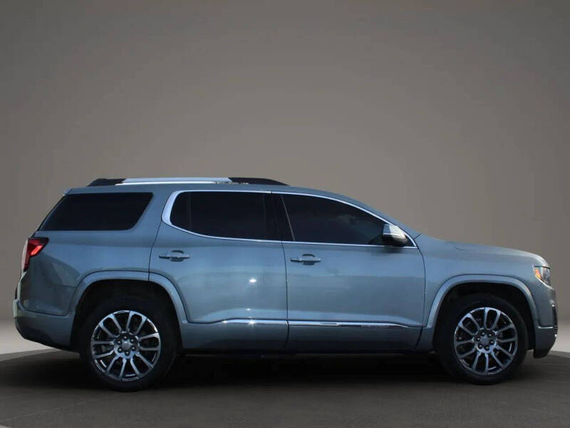 2023 GMC Acadia Denali