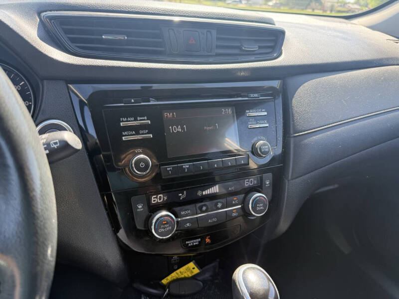2017 Nissan Rogue SV