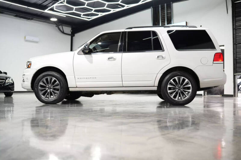 2017 Lincoln Navigator Select