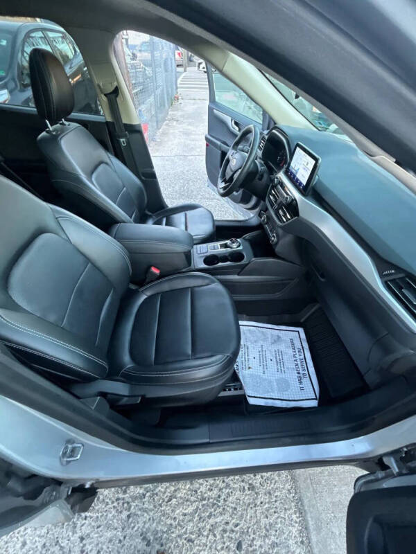 2020 Ford Escape SEL