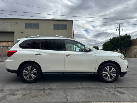 2018 Nissan Pathfinder SV
