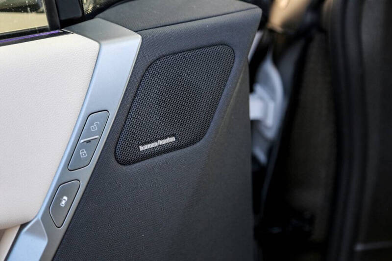 2025 BMW iX xDrive50