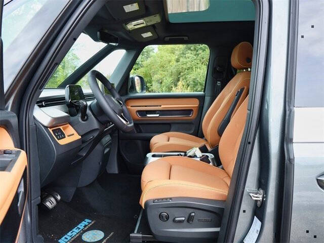 2025 Volkswagen ID. Buzz Pro S Plus 4Motion