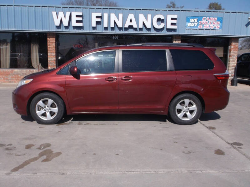 2017 Toyota Sienna LE 8-Passenger