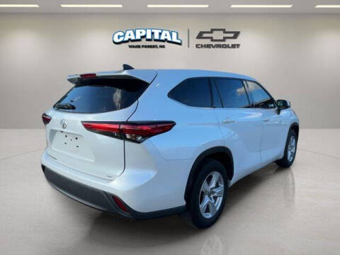 2022 Toyota Highlander LE