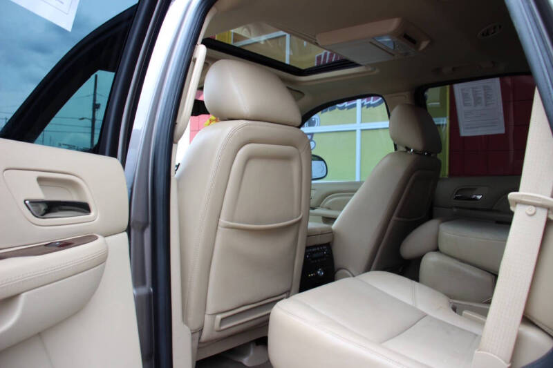 2013 Cadillac Escalade Luxury