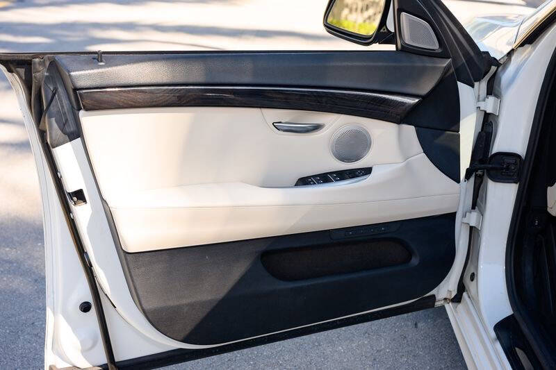 2013 BMW 5 Series 535i Gran Turismo