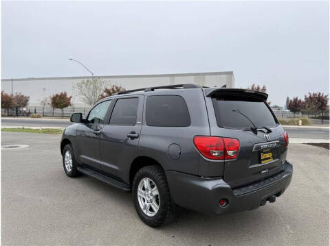 2014 Toyota Sequoia SR5