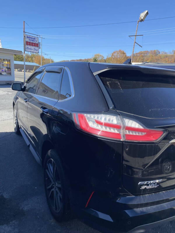 2019 Ford Edge Titanium