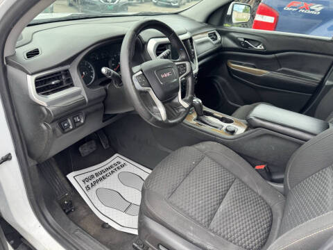 2017 GMC Acadia SLE-2
