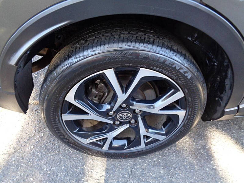 2021 Toyota C-HR XLE