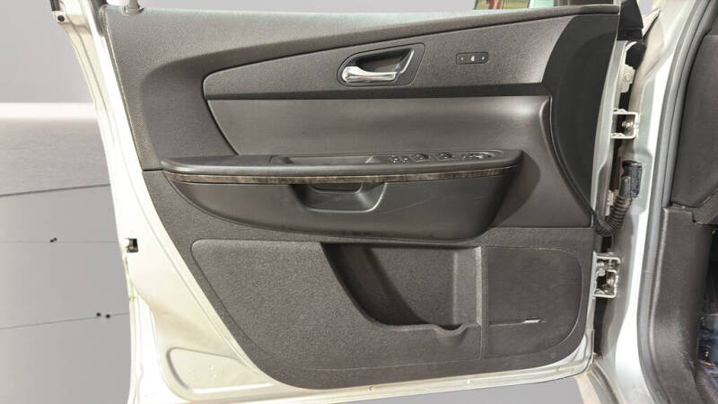 2011 GMC Acadia Denali
