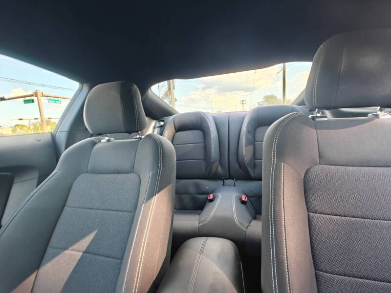 2016 Ford Mustang V6