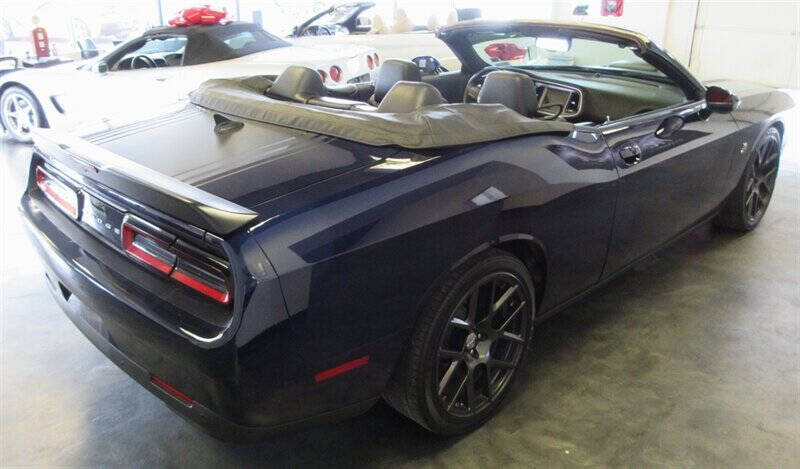 2016 Dodge Challenger 392 HEMI Scat Pack Shaker