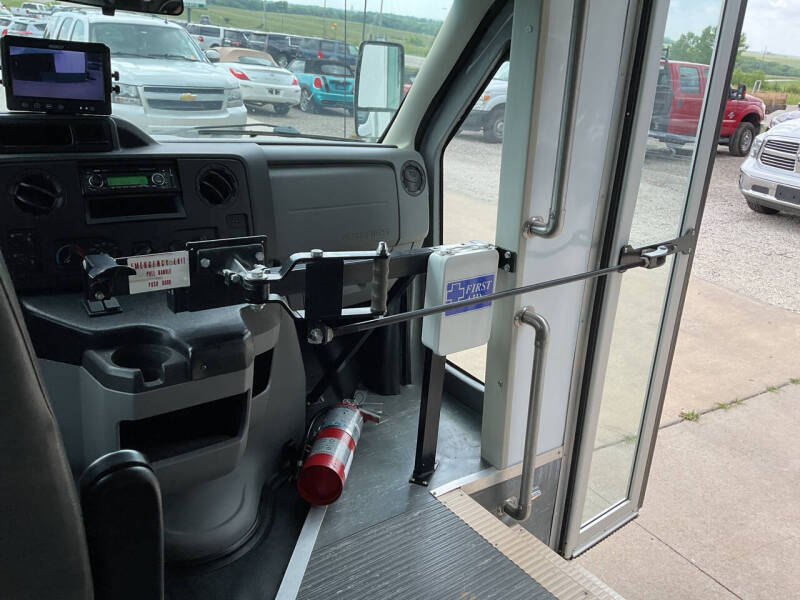 2013 Ford E-Series E-350 SD