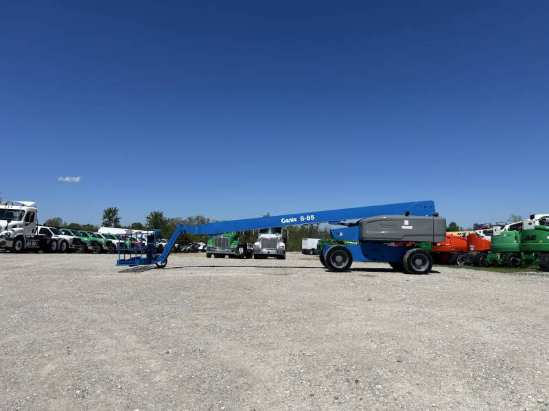 2016 Genie 85' Manlift