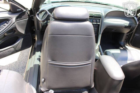 2002 Ford Mustang GT Deluxe