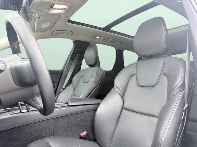 2023 Volvo XC60 B5 Core