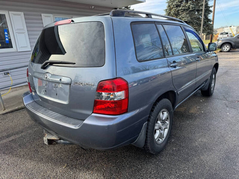 2005 Toyota Highlander Base photo 19