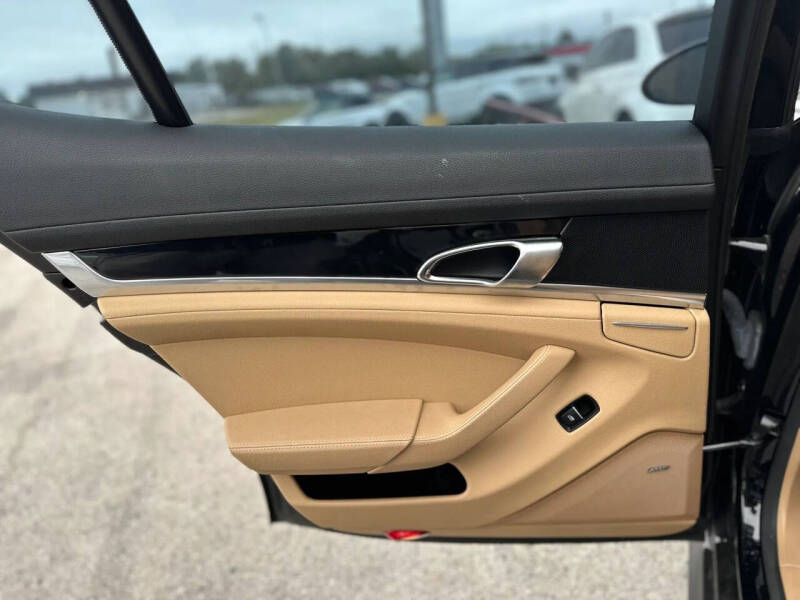 2015 Porsche Panamera