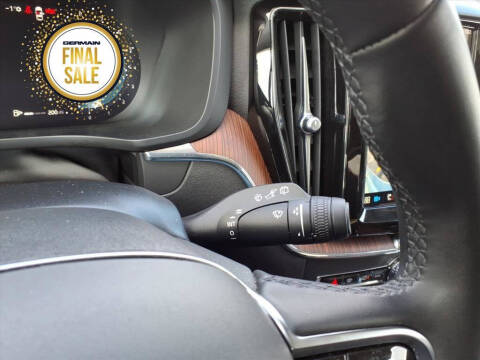 2024 Volvo XC60 B5 Plus Dark Theme