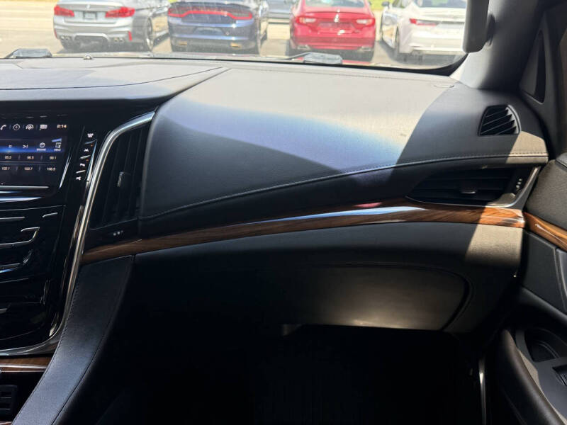 2017 Cadillac Escalade Luxury