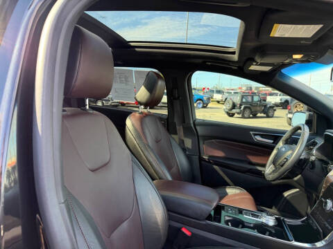 2020 Ford Edge Titanium