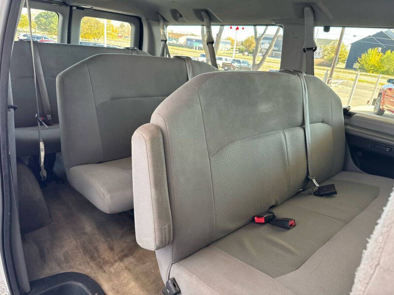 2013 Ford E-Series E-350 SD XLT