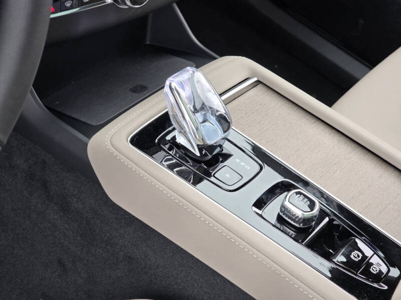 2026 Volvo XC90 B5 Core