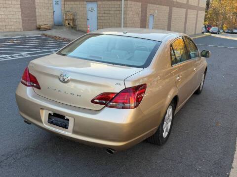 2010 Toyota Avalon XLS