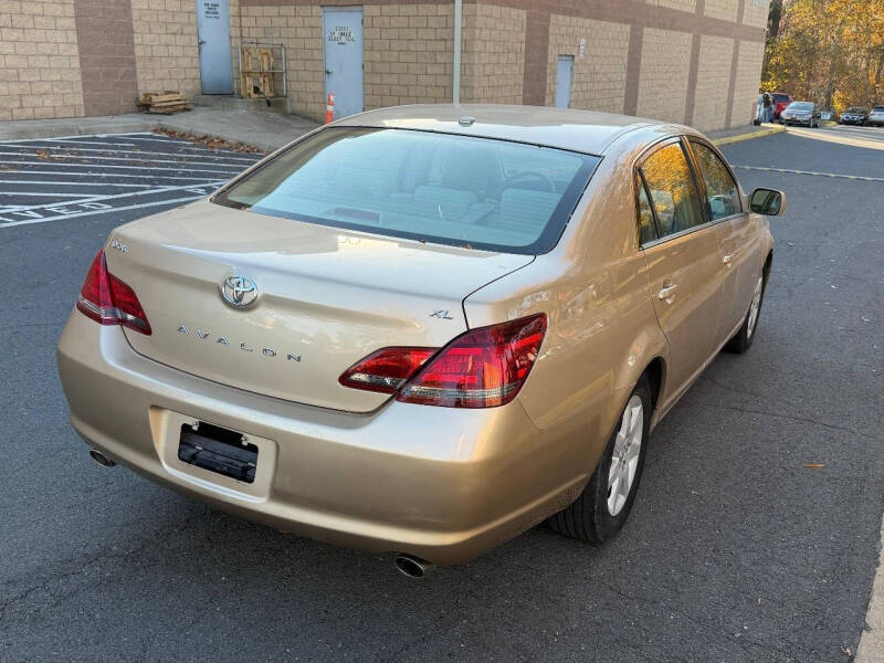 2010 Toyota Avalon XLS