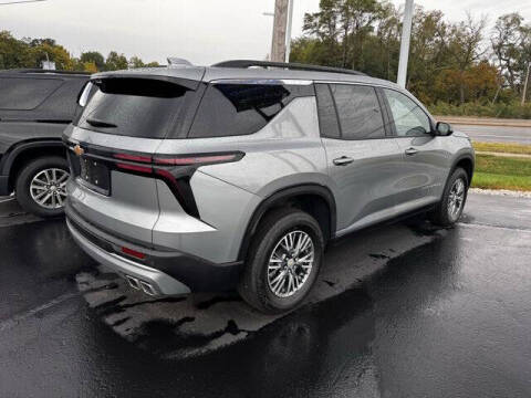 2025 Chevrolet Traverse LT