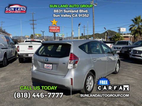 2017 Toyota Prius v Three