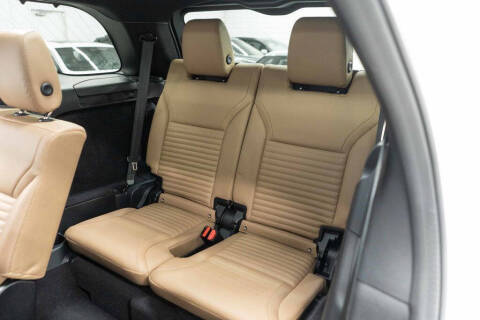 2024 Land Rover Discovery P300 Dynamic SE