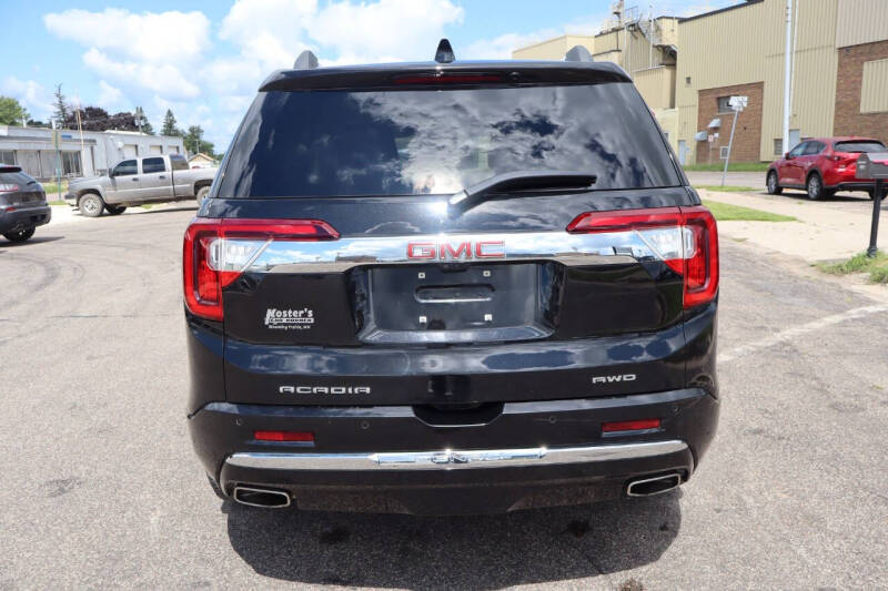 2023 GMC Acadia Denali