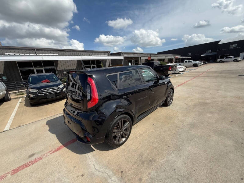 2016 Kia Soul +