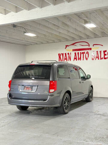 2016 Dodge Grand Caravan R/T