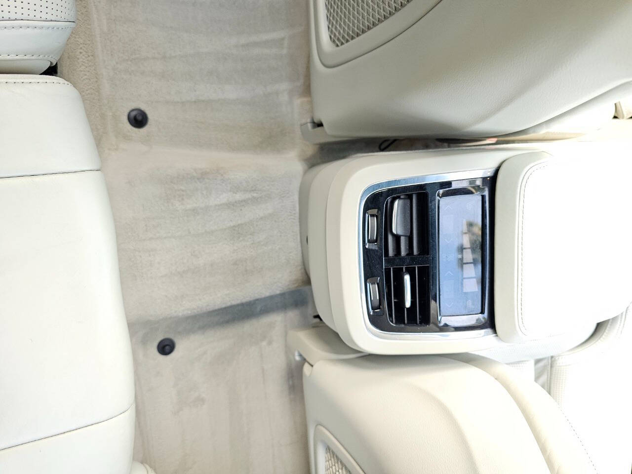 2016 Volvo XC90 48
