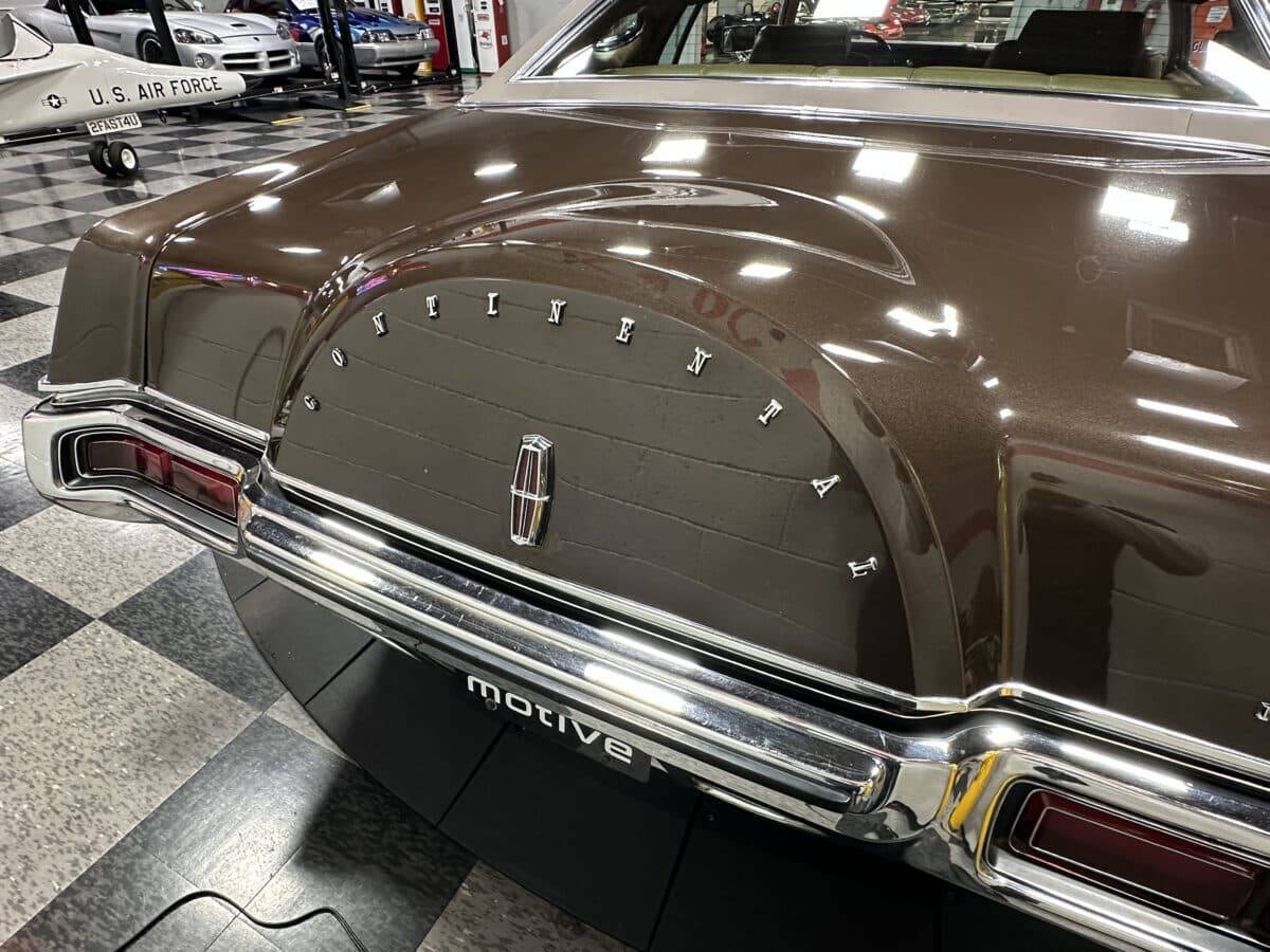 1973 Lincoln Continental 68