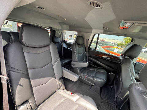 2017 Cadillac Escalade Luxury