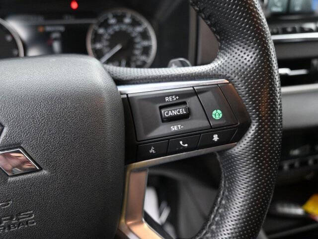 2024 Mitsubishi Outlander SE