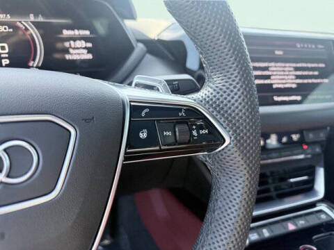 2024 Audi e-tron GT quattro Premium Plus