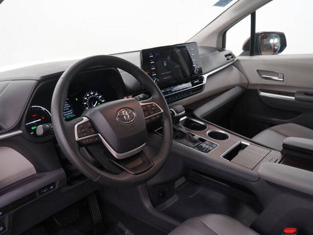 2024 Toyota Sienna XLE 7-Passenger