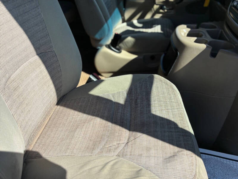 2003 Ford E-Series E-350 SD XLT