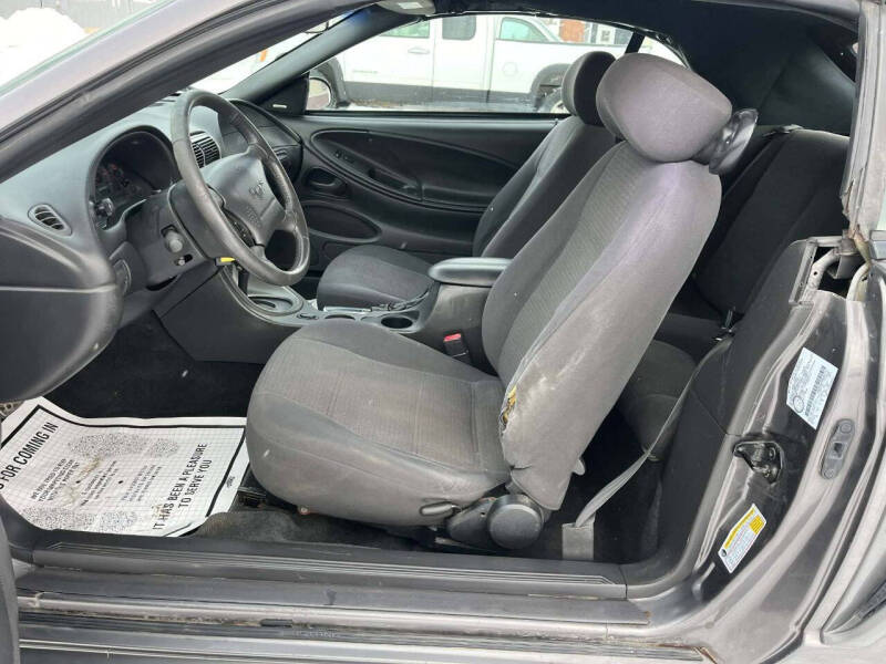 2003 Ford Mustang Deluxe