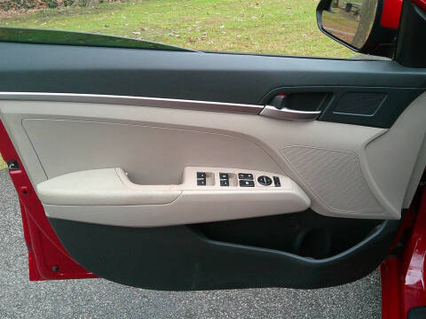 2020 Hyundai Elantra SE